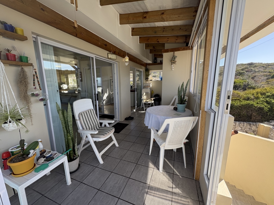 4 Bedroom Property for Sale in Pearl Bay Western Cape